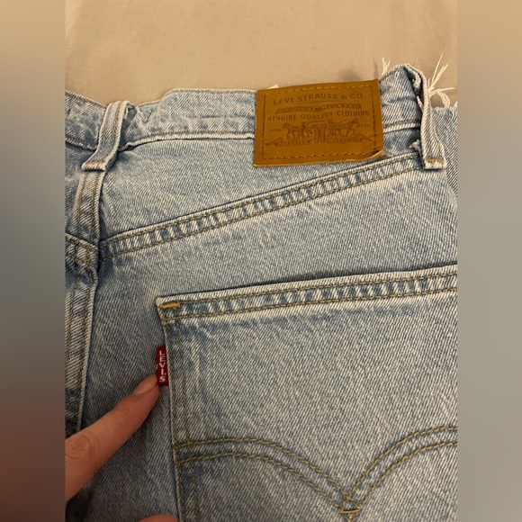 Light washed Levi’s jeans! (70s high slim straight) - Picture 6 of 6